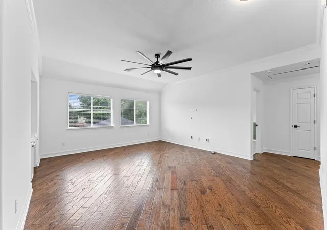 Photo 4 of Single family home for sale at 10201 Forest Spring Ln, Pearland, TX 77584 | MLS# 76906034 | Listing updated on 2026-09-08