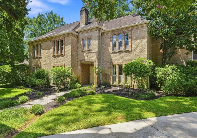 Photo 2 of Single family home for sale at 5610 Fountainbridge Ln, Houston, TX 77069 | MLS# 15571879 | Listing updated on 2026-09-20