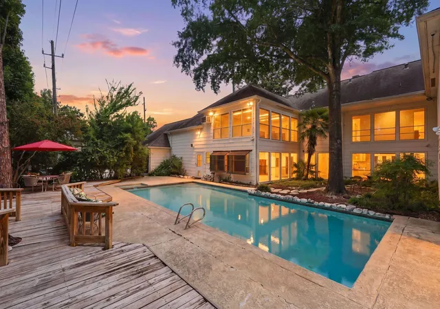 Photo 3 of Single family home for sale at 5610 Fountainbridge Ln, Houston, TX 77069 | MLS# 15571879 | Listing updated on 2026-09-20