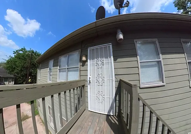 4th image of 5504-5508 Texas St, Houston, TX 77011 | MLS# 65645351