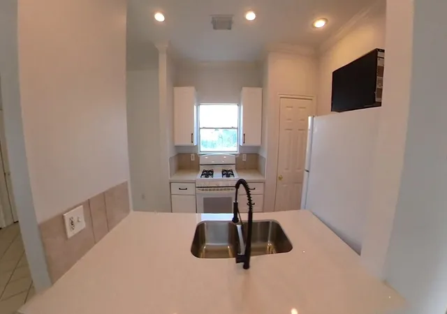 5th image of 5504-5508 Texas St, Houston, TX 77011 | MLS# 65645351