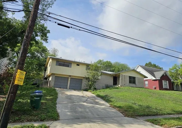 Photo 3 of Single family home for sale at 606 Barchester Dr, San Antonio, TX 78216 | MLS# 39078240 | Listing updated on 2026-08-20