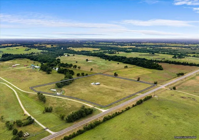 1st image of 1620 E Fm 696, Lexington, TX 78947 | MLS# 63765638