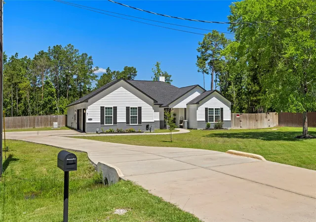 Photo 3 of Single family home for sale at 23148 Madeira Ct, Porter, TX 77365 | MLS# 13056467 | Listing updated on 2026-10-03