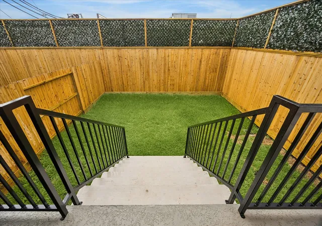 40th image of 1520 W 21st St #B, Houston, TX 77008 | MLS# 91497078