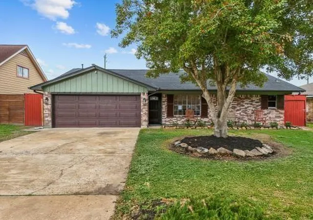 2nd image of 11007 Green Arbor Dr, Houston, TX 77089 | MLS# 98588606