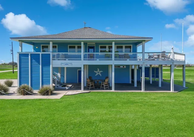 Homes for sale in Crystal Beach, TX | 808 Pinata Dr, Crystal Beach, TX 77650 | MLS# 56875712