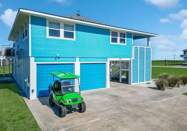 Homes for sale in Crystal Beach, TX | 808 Pinata Dr, Crystal Beach, TX 77650 | MLS# 56875712