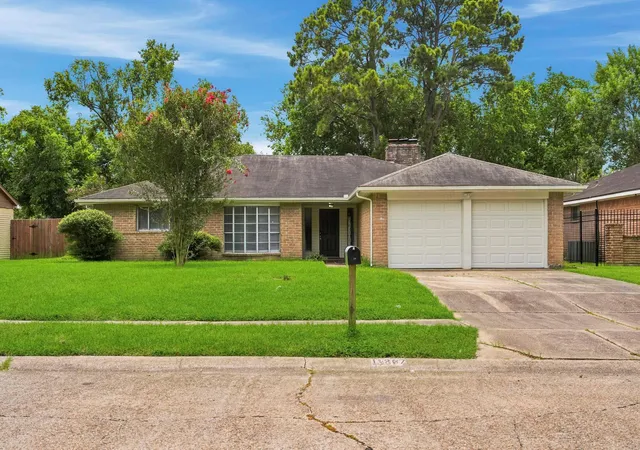 Photo 1 of Sale Pending at 11307 Whittingham Ln, Houston, TX 77099 | MLS# 11306982 | Listing updated on 2026-08-31