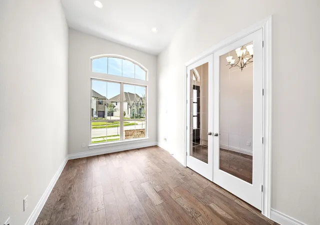 4th image of 18542 Crowned Connell Ct, Conroe, TX 77302 | MLS# 33223709