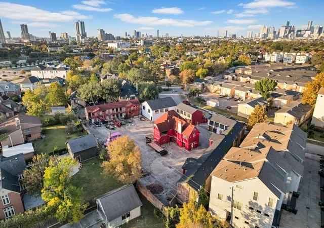 2nd image of 2612 Riverside Dr, Houston, TX 77004 | MLS# 15385669
