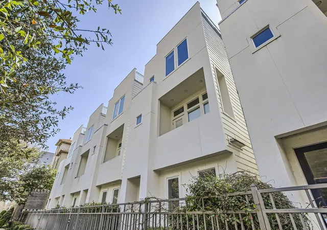 Photo 2 of Sale Pending at 126 Pierce St, Houston, TX 77002 | MLS# 86996938 | Listing updated on 2026-09-19