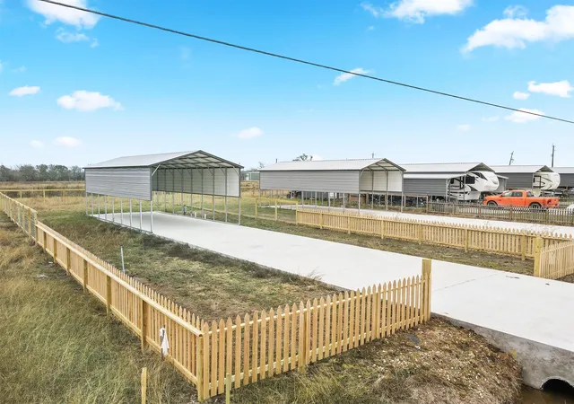 Photo 3 of Land for sale at 913 26th Street, Dickinson, TX 77539 | MLS# 50142695 | Listing updated on 2026-07-06