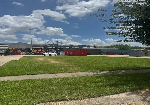 Photo 3 of Land for sale at 2305 Gray St, Houston, TX 77003 | MLS# 47058656 | Listing updated on 2026-07-02