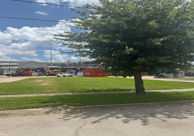Photo 4 of Land for sale at 2305 Gray St, Houston, TX 77003 | MLS# 47058656 | Listing updated on 2026-07-02