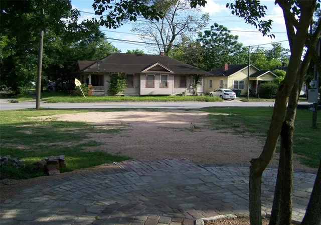 Photo 2 of Land for sale at 2625 Quitman St, Houston, TX 77026 | MLS# 96722844 | Listing updated on 2026-09-14