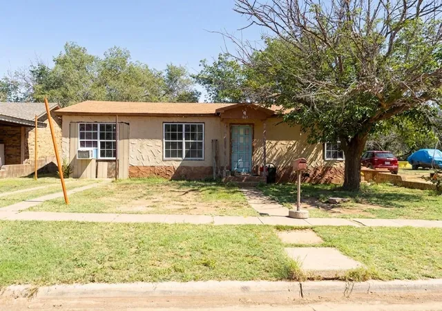 Photo 1 of Single family home for sale at 502 N 10th Street, Lamesa, TX 79331 | MLS# 90421385 | Listing updated on 2026-09-22