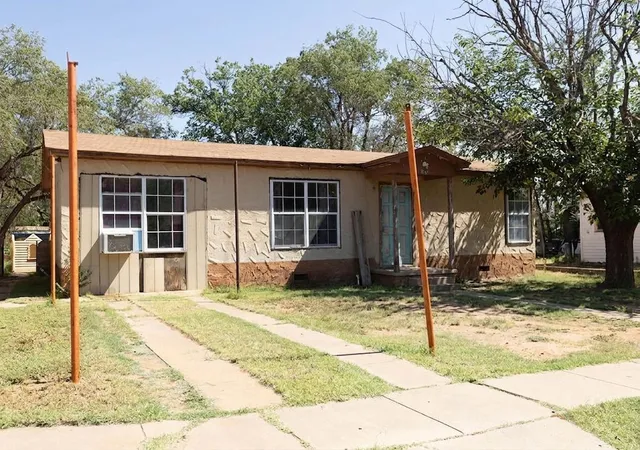 Photo 3 of Single family home for sale at 502 N 10th Street, Lamesa, TX 79331 | MLS# 90421385 | Listing updated on 2026-09-22