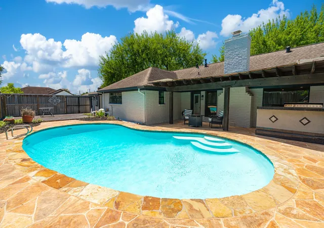 3rd image of 5302 Arbor Vitae Dr, Houston, TX 77092 | MLS# 50151377