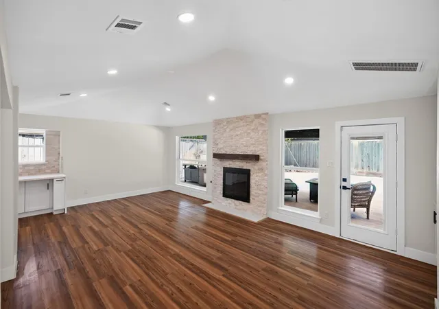 5th image of 5302 Arbor Vitae Dr, Houston, TX 77092 | MLS# 50151377