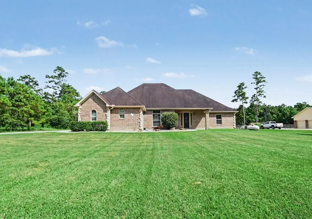 2nd image of 7211 Bayou Timbers Dr, Alvin, TX 77511 | MLS# 87330515