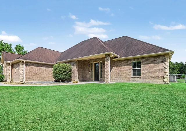 Photo 3 of Single family home for sale at 7211 Byp Timbers Dr, Alvin, TX 77511 | MLS# 87330515 | Listing updated on 2026-08-31