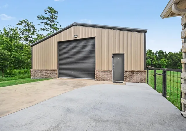 Photo 3 of Single family home for sale at 7211 Byp Timbers Dr, Alvin, TX 77511 | MLS# 87330515 | Listing updated on 2026-08-31