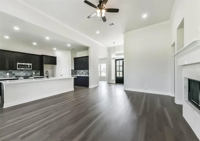 3rd image of 6618 Freret Bayou, Baytown, TX 77523 | MLS# 93013384