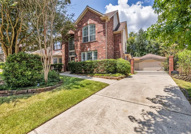 3rd image of 79 W Shale Creek Cir, Spring, TX 77382 | MLS# 62064916