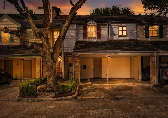 Photo 1 of Townhouse for sale at 7485 Brompton St #7485, Houston, TX 77025 | MLS# 16305134 | Listing updated on 2026-09-21