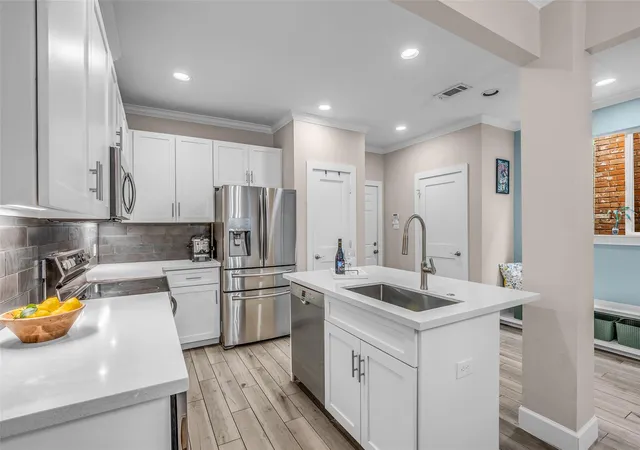 Photo 3 of Townhouse for sale at 7485 Brompton St #7485, Houston, TX 77025 | MLS# 16305134 | Listing updated on 2026-09-21