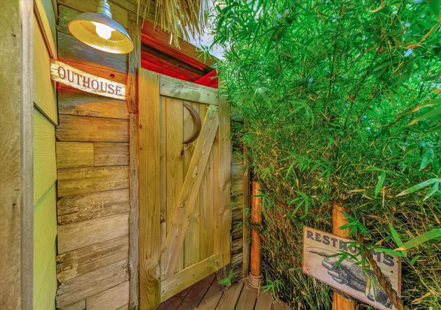41st image of 322 Marina Oaks Ct, Kemah, TX 77565 | MLS# 80923015