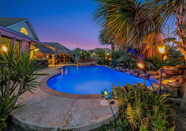 5th image of 322 Marina Oaks Ct, Kemah, TX 77565 | MLS# 80923015