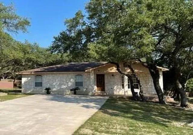 Photo 1 of Single family home for sale at 1285 Canyon Bend, Canyon Lake, TX 78133 | MLS# 70656090 | Listing updated on 2026-06-01