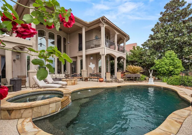 2nd image of 11348 Lake Oak Dr, Montgomery, TX 77356 | MLS# 80536575