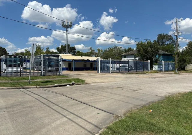 23rd image of 5621 Harrisburg Blvd, Houston, TX 77011 | MLS# 4343674