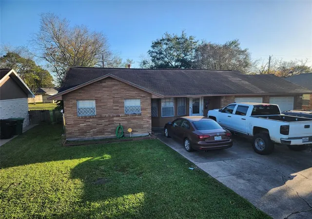 Photo 1 of Single family home for sale at 510 Edgebrook Dr, Houston, TX 77034 | MLS# 61671794 | Listing updated on 2026-04-26
