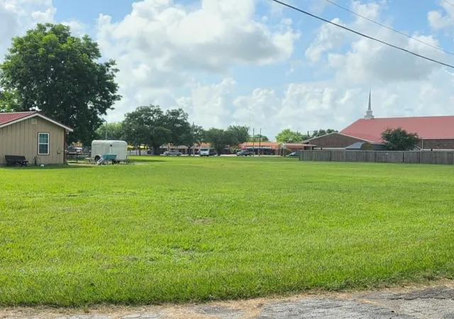 Photo 4 of Single family home for sale at 3205 Avenue E 1, Bay City, TX 77414 | MLS# 61900551 | Listing updated on 2026-09-21