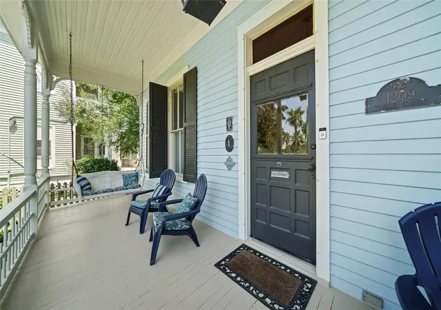 Photo 3 of Sale Pending at 1209 Winnie St, Galveston, TX 77550 | MLS# 7902587 | Listing updated on 2026-08-28