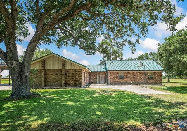 2nd image of 181 Pecan Dr, Port Lavaca, TX 77979 | MLS# 24261354