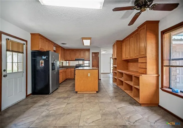4th image of 181 Pecan Dr, Port Lavaca, TX 77979 | MLS# 24261354