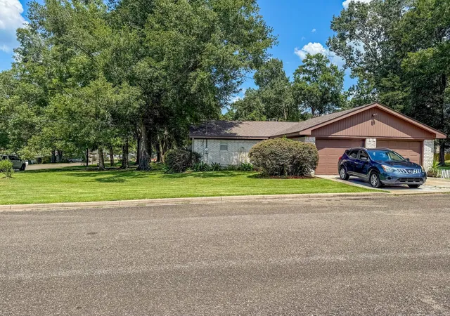 3rd image of 125 Mockingbird, Livingston, TX 77351 | MLS# 37476673