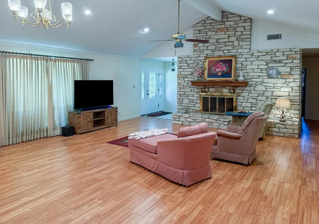 5th image of 125 Mockingbird, Livingston, TX 77351 | MLS# 37476673