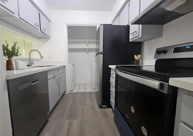 5th image of 700 Thicket Ln #703, Houston, TX 77079 | MLS# 40246632