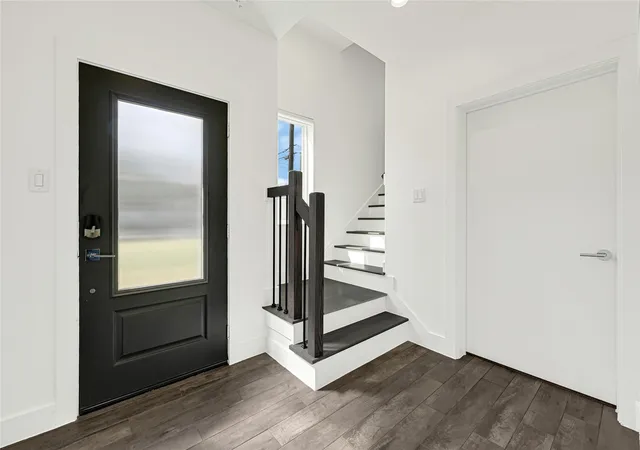 Photo 3 of Townhouse for sale at 449 W 25th Street #C, Houston, TX 77008 | MLS# 23307929 | Listing updated on 2026-08-25