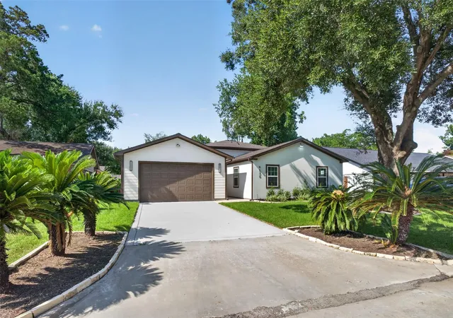 Photo 2 of Single family home for sale at 9630 Vilven Ln, Houston, TX 77080 | MLS# 35100070 | Listing updated on 2026-09-16