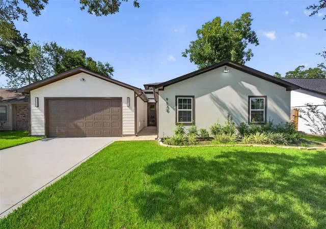 Photo 3 of Single family home for sale at 9630 Vilven Ln, Houston, TX 77080 | MLS# 35100070 | Listing updated on 2026-09-16