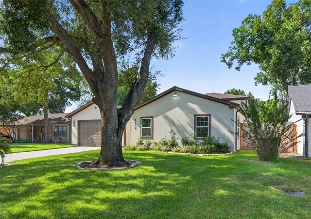 Photo 4 of Single family home for sale at 9630 Vilven Ln, Houston, TX 77080 | MLS# 35100070 | Listing updated on 2026-09-16