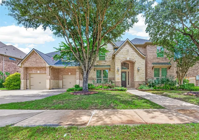 Photo 2 of Single family home for sale at 6211 Flewellen Fls Ln, Fulshear, TX 77441 | MLS# 93411129 | Listing updated on 2026-09-22