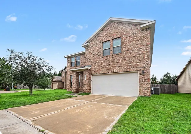 Photo 2 of Single family home for sale at 13211 Barrington Oaks Cir, Houston, TX 77044 | MLS# 45789357 | Listing updated on 2026-08-21